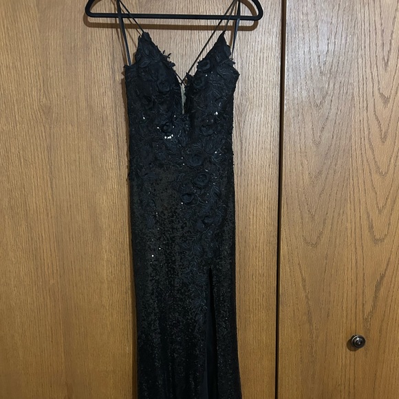 Black prom dress - Picture 2 of 5
